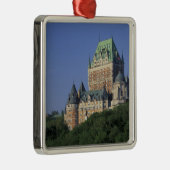 Canada, Quebec City.  Chateau Frontenac. Metalen Ornament (Rechts)