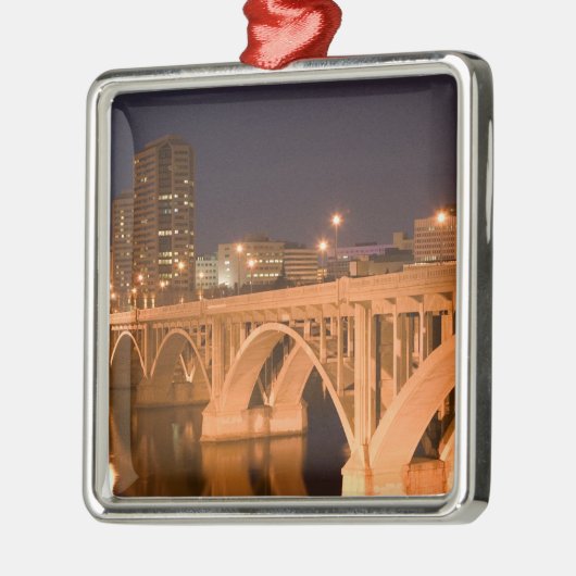 Canada, Saskatchewan, Saskatoon: Breedte Metalen Ornament (Links)