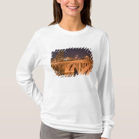 Canada, Saskatchewan, Saskatoon: Broadway T-shirt (Voorkant)