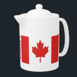 CANADA-Vlag-klassiek Theepot<br><div class="desc">Dit eenvoudige maar  ontwerp is voorzien van de iconische vlag van Maple Leaf,  met het woord "Canada" tussen de twee vlaggen die het midden van de pot omvatten. U kunt het woord "Canada" desgewenst aanpassen of verwijderen.</div>