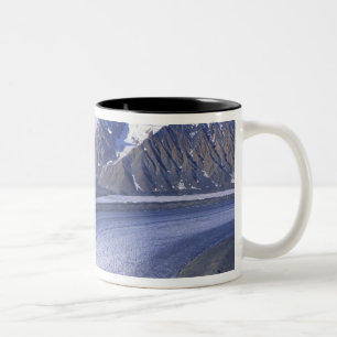 Canada, Yukon Territory, Kluane National Park. Tweekleurige Koffiemok