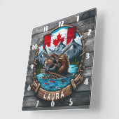 Canadese bever met vlag en bergen bij zonsondergan vierkante klok (Hoek)