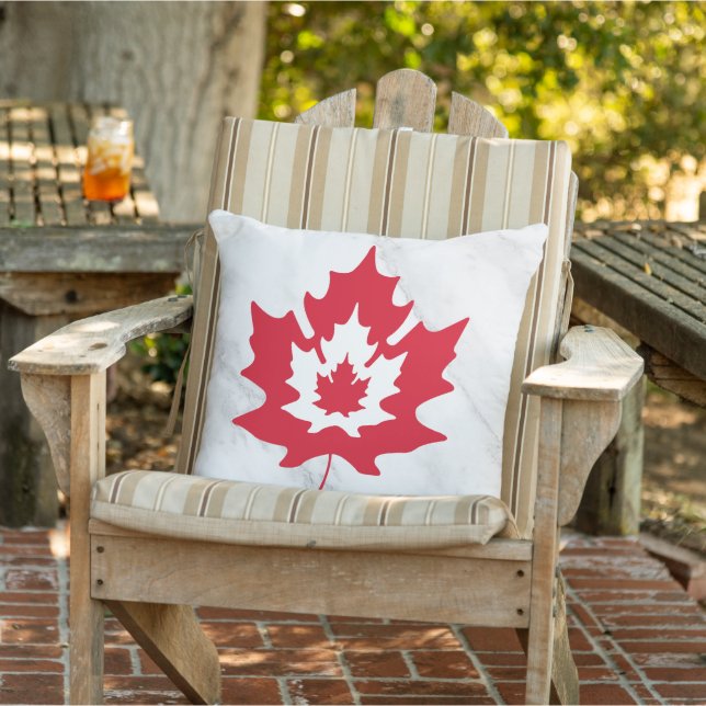 Canadese Maple Leaf Marmer Rood en wit Patriottisc Buitenkussen (Stoel)