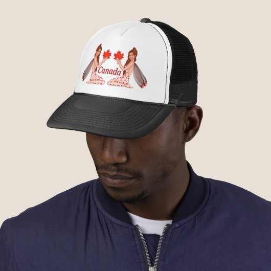 Canadese Pixie met Maple Leaf Trucker Pet (In situ)