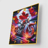 Canadese trots motorfiets bij zonsondergang vierkante klok (Hoek)