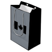Canadese vlag in zwart medium cadeauzakje (Voorkant Gekanteld)