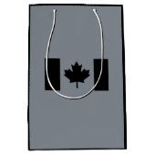 Canadese vlag in zwart medium cadeauzakje (Voorkant)