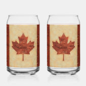 Canadese vlag op binnenste boog blikvorm glas (Voorkant)