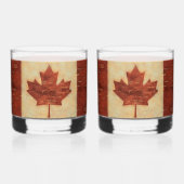 Canadese vlag op binnenste boog whisky glas (Voorkant)