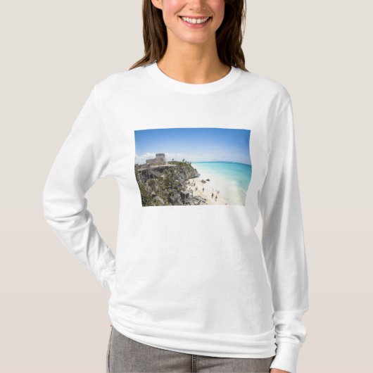 Cancun, Quintana Roo, Mexico - Ruins on a hill T-shirt (Voorkant)