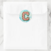 Candy Cane Christmas "C" Sticker, feestelijke stre Ronde Sticker (Tas)