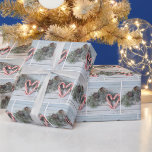 Candy Cane Christmas Hearts en Pine Cadeaupapier<br><div class="desc">Kerst snoepriet hart en bevroren den op witgekalkt hout.</div>