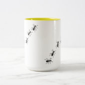 Caneca com estampa divertida de formigas. tweekleurige koffiemok (Center)