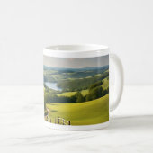 Caneca com paisagem e lago ao fundo koffiemok (Voorkant rechts)