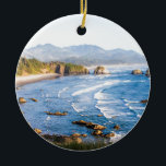 Cannon Beach Oregon Keramisch Ornament<br><div class="desc">Cannon Beach Oregon. Geweldige souvenir cadeautjes voor iedereen die van het Pacifische Noordwesten houdt!</div>
