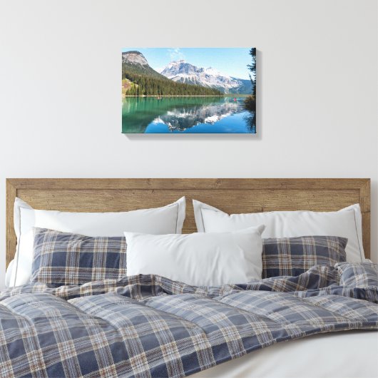 Canoe op het beroemde Emerald Lake - Yoho NP, Cana Canvas Afdruk (Insitu (Slaapkamer))