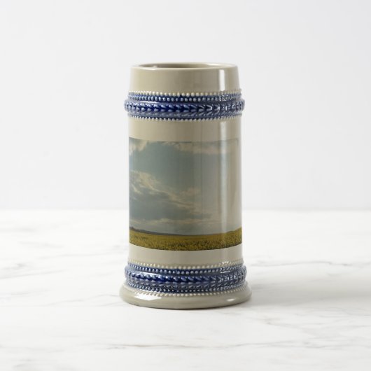 Canola Field & Cloudy Sky Grey/Blue 22 oz Stein Bierpul (Center)