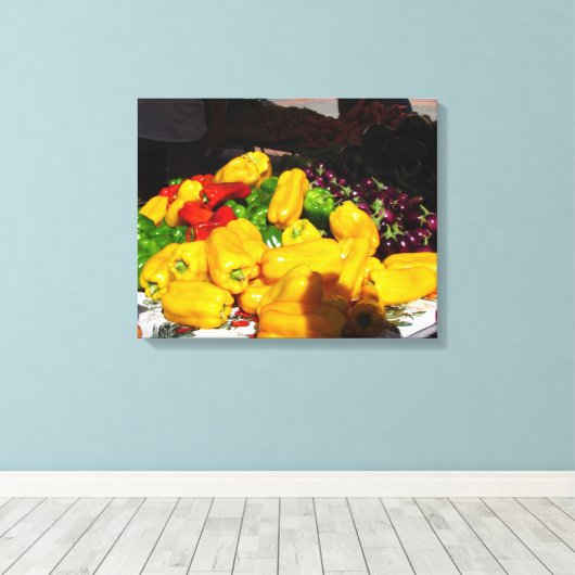 Canvas Afdrukken - Heldere gekleurde pepers (Insitu (Houten vloer))