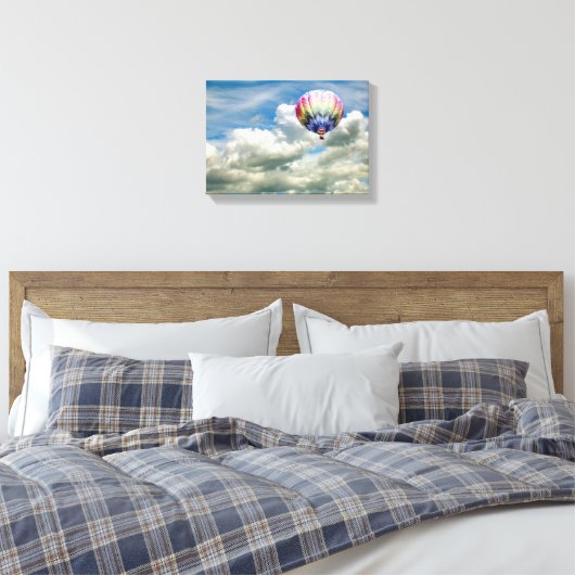 Canvas afdrukken - Hot-Air ballon in wolken (Insitu (Slaapkamer))