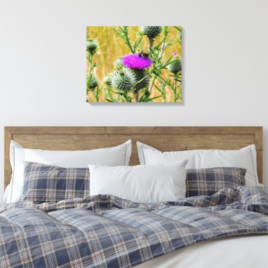 Canvas Art Bee op Thistle (Insitu (Slaapkamer))