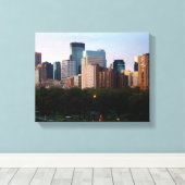 CANVAS: Minneapolis, MN Skyline_ Canvas Afdruk (Insitu (Houten vloer))