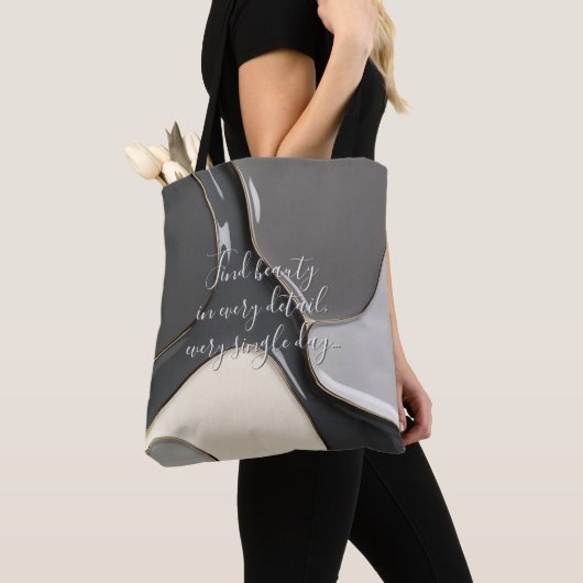 Canvas tas in stijlvolle abstracte graphics (Dichtbij)