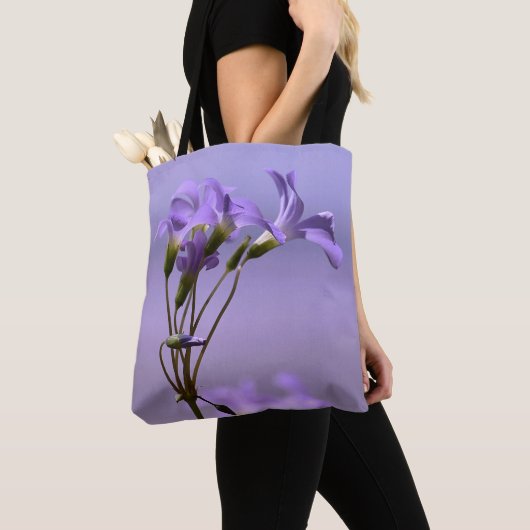 Canvas tas paarse bloemen (Dichtbij)