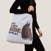 Canvas tas van kastanjepaarden eet. Slaap. Ride. H (Dichtbij)