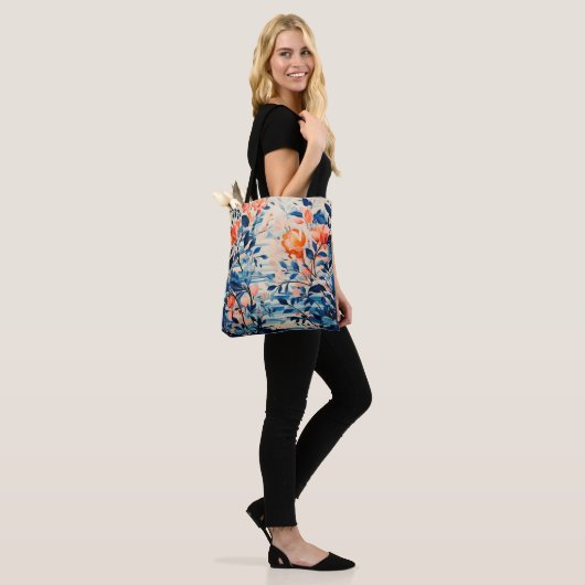Canvas van bloemen in volle bloei Waterverf Tote Bag (Op model)