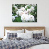 Canvas - Verpakt - White Hydrangeas all Afdruk (Insitu (Slaapkamer))