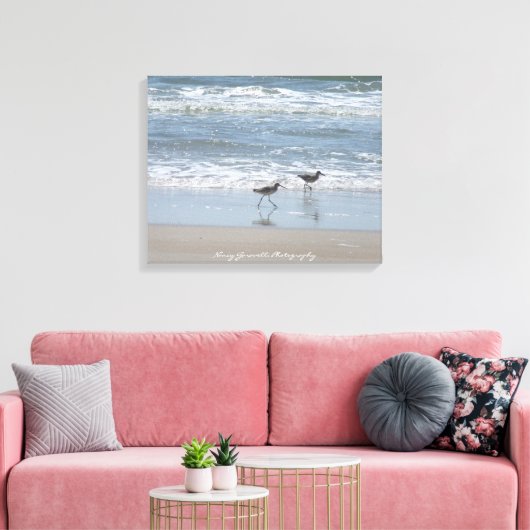 Canvas: Zandlopers op het strand - Topsail Island  Canvas Afdruk (Insitu (Woonkamer))
