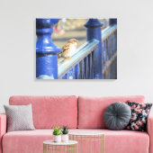 Canvasprint - Mus op hek Canvas Afdruk (Insitu (Woonkamer))