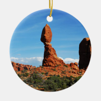 canyon landt gebalanceerde steen keramisch ornament