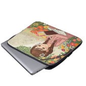 Capa para laptop Menina no Jardim Laptop Sleeve (Voorkant onderkant)