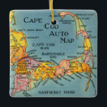 Cape Cod-Ornament Keramisch Ornament<br><div class="desc">Kleurrijke retro auto kaart van Cape Cod en de kust van Massachusetts hergebruikt! Het afbeelding is aan de voor- en achterkant. Je kunt de achterkant vervangen door elke gewenste personalisatie.</div>