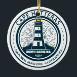 Cape Hatteras Nationale Seashore Buitenbanken Keramisch Ornament<br><div class="desc">Kaap Hatteras National Seashore illustratie in een badge stijl cirkel.</div>