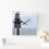 Cape Henry Lighthouse met schip Vierkante Klok (Huis)