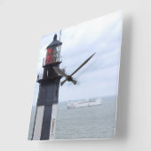 Cape Henry Lighthouse met schip Vierkante Klok (Hoek)