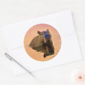 Capibara komt uit een rustig meer ronde sticker (Envelop)