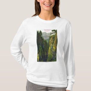 Capilano Canyon Uitzicht van het kroongebergte T-shirt