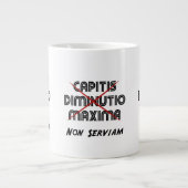 capitis diminutio maxima non serviam grote koffiekop (Voorkant)