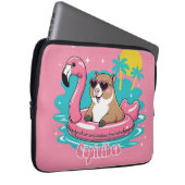 Capivara Estilosa no Verão com Boia Rosa Laptop Sleeve (Voorkant Rechts)
