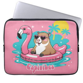 Capivara Estilosa no Verão com Boia Rosa Laptop Sleeve