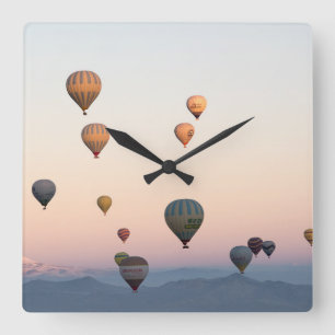 Cappadocië. ballonvlucht vierkante klok
