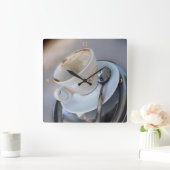 Cappuccino. Vierkante Klok (Huis)