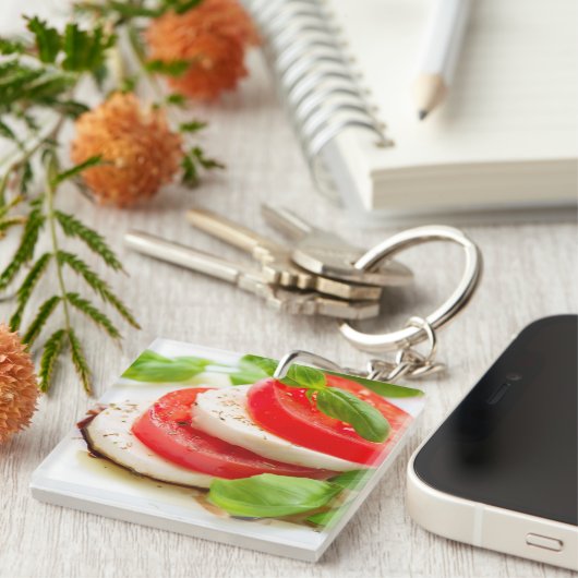 Caprese Salad. Segmenten voor tomaten en Mozzarell Sleutelhanger (Voorkant Rechts)