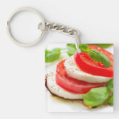Caprese Salad. Segmenten voor tomaten en Mozzarell Sleutelhanger (voorkant)