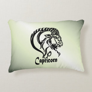 Capricorn de Zee Goat Zodiac Green Accent Kussen