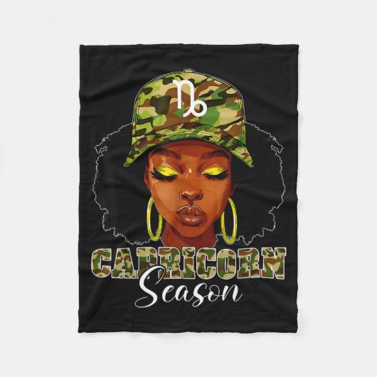 Capricorn Season Black Woman With Camo Hat Birthda Fleece Deken (Voorkant)