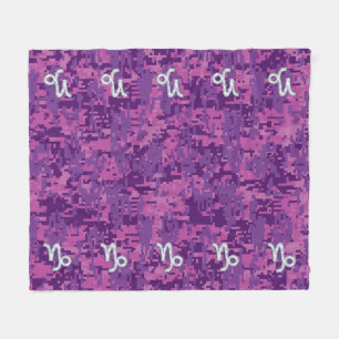 Capricorn Sign on Fuchsia Digital Camouflage Fleece Deken